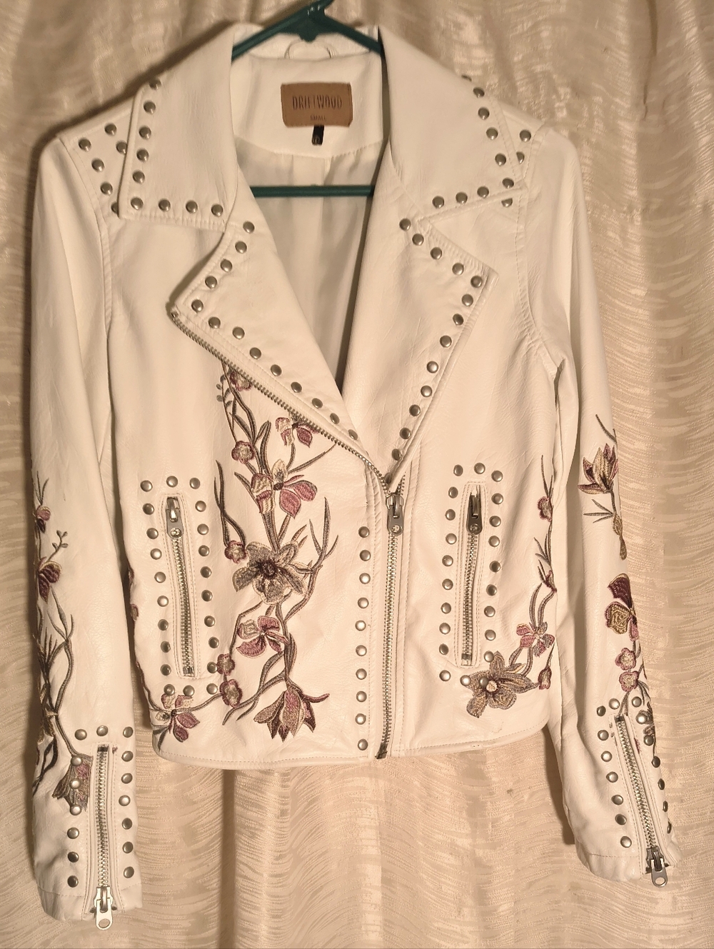 Women's DRIFTWOOD White Faux Leather Moto Jacket Sm. Floral Embroidery & Studs - Picture 5 of 5